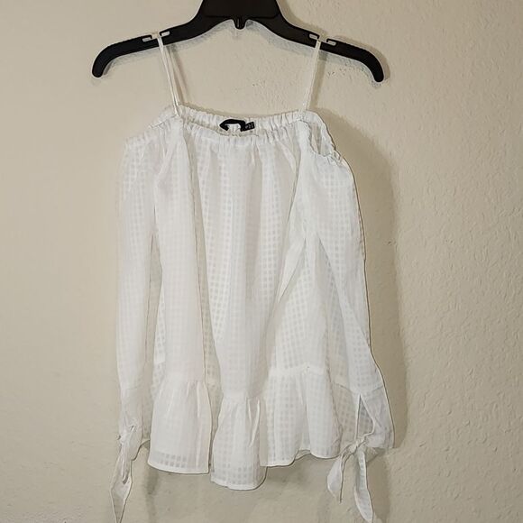Doe & Rae off shoulder square top with ties on sleeve NWOT - Picture 1 of 4